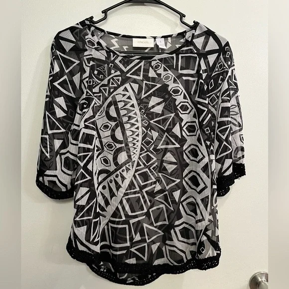 Chico's Black and White Geometric Women's Top, size 1 - Picture 2 of 5